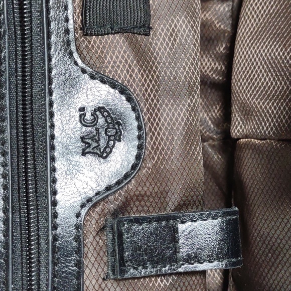 MC Marc Chantal Woven Rattan/Croc Embossed Leather Shoulder Bag - Picture 9 of 12